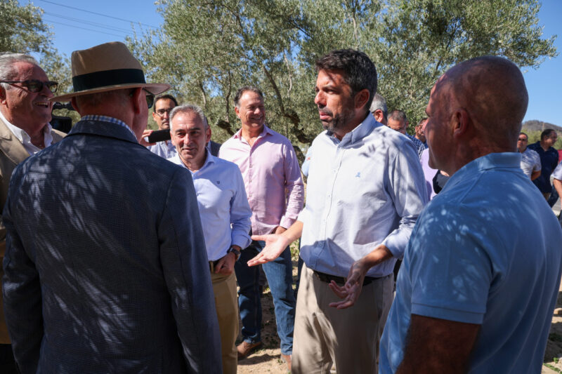 Carlos Mazón: “Ponemos en marcha un plan de ayudas directas dotado con 17 millones de euros que beneficiará a 30.000 agricultores y ganaderos”
