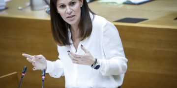 Beatriz Gascó “La izquierda valenciana impuso su voluntad política por encima de la de los alumnos y sus familias”