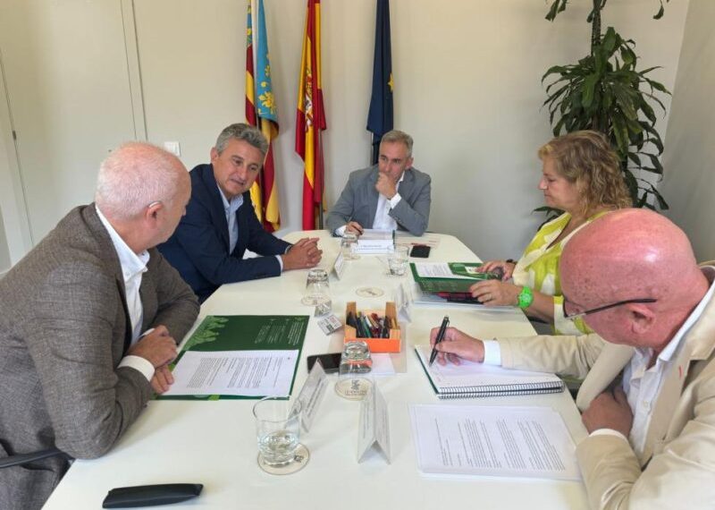 Barrachina defiende la importancia del cooperativismo “íntimamente asociado al crecimiento económico de la Comunitat Valenciana”