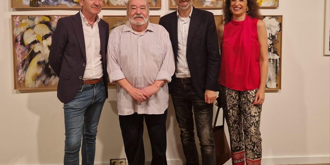 Unas mil personas visitan la muestra antológica de Armando Serra