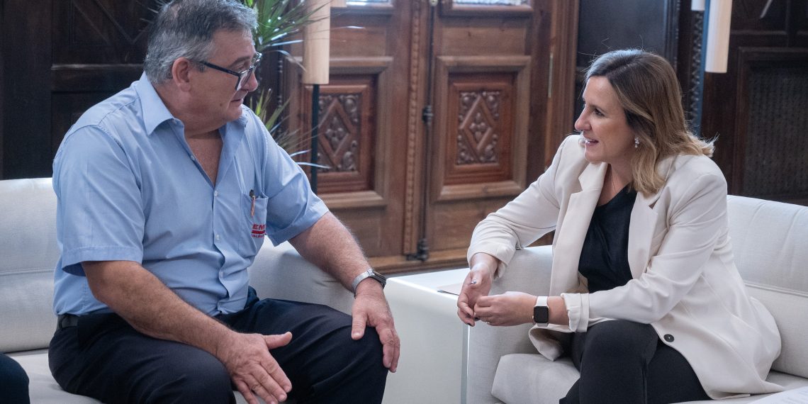 La alcaldesa de Valencia destaca “la valentía” del conductor de la EMT que medió en una agresión machista  