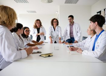 La Fe y el Clínico forman en Salud Mental a los futuros médicos