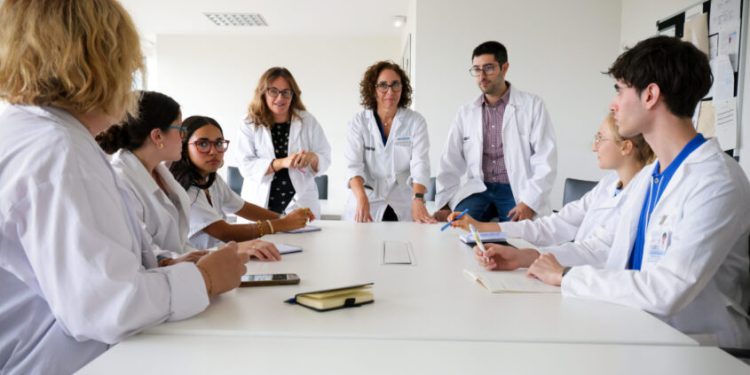 La Fe y el Clínico forman en Salud Mental a los futuros médicos