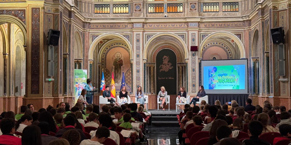Susana Camarero anima a las niñas a formarse para luchar por un futuro en igualdad de oportunidades
