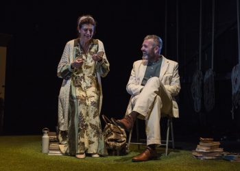 El Palau de Congressos de Peníscola acoge la obra de teatro ‘Cinc minuts’