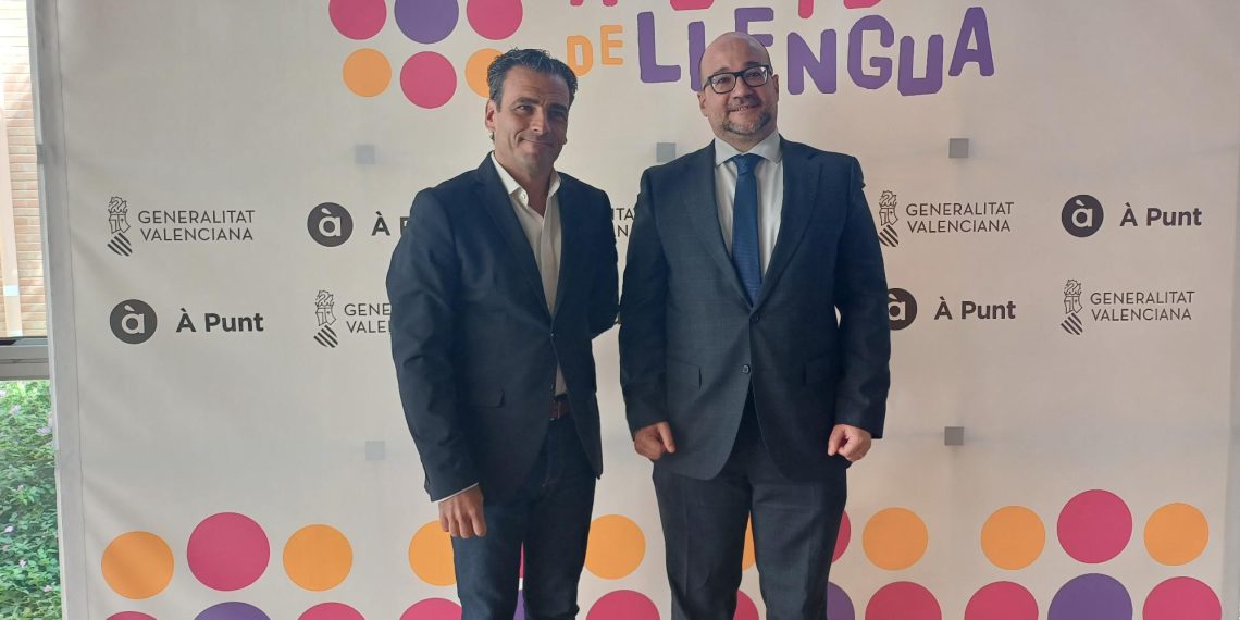 “Apunts de Llengua” para promocionar el valenciano al profesorado