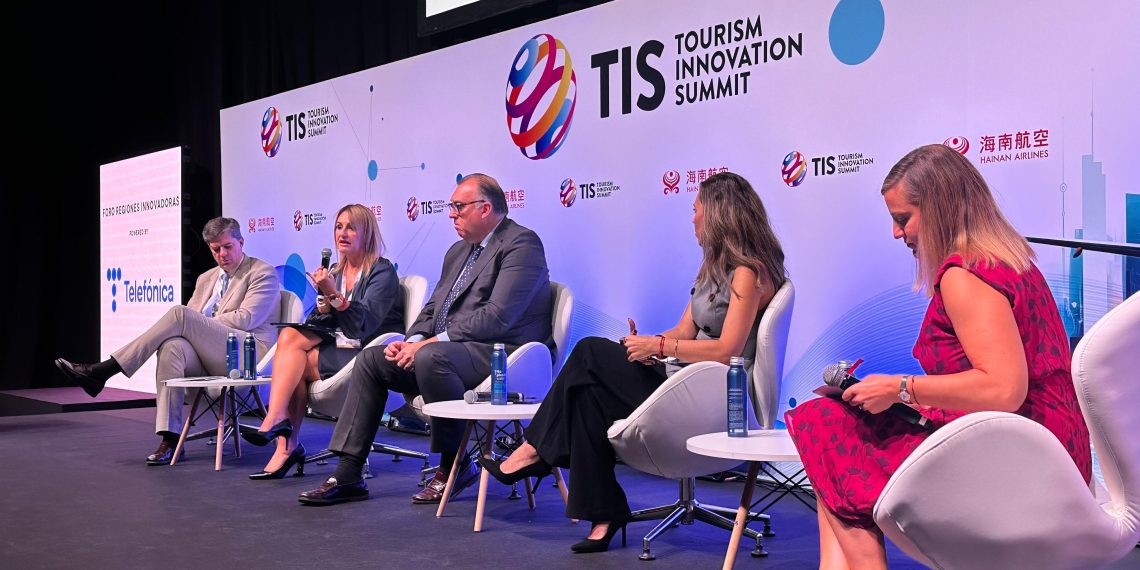 Nuria Montes afirma que esta es la legislatura de la revolución de la Inteligencia Artificial en el turismo