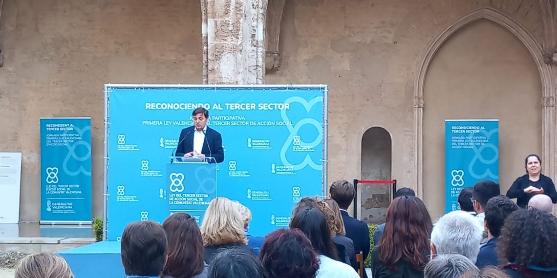 La Generalitat apuesta por la primera Ley del Tercer Sector