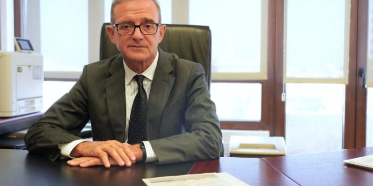 Galvañ destaca que mientras en España sube el paro, en la Comunitat Valenciana sigue bajando