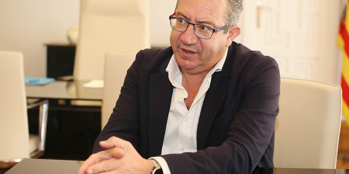 La Diputación de Alicante gestiona la cesión de las obras de la exposición ‘A Miguel Hernández 50×50’