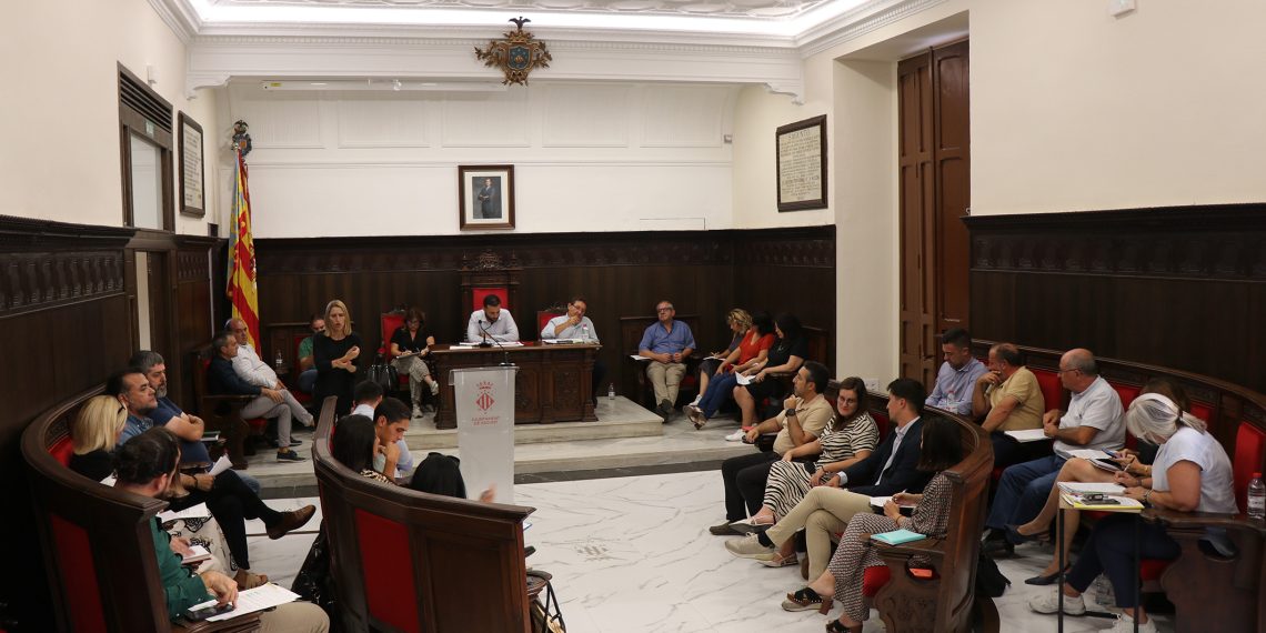 El Pleno da luz verde a la actualización de ordenanzas fiscales para tres impuestos y dos tasas en 2025