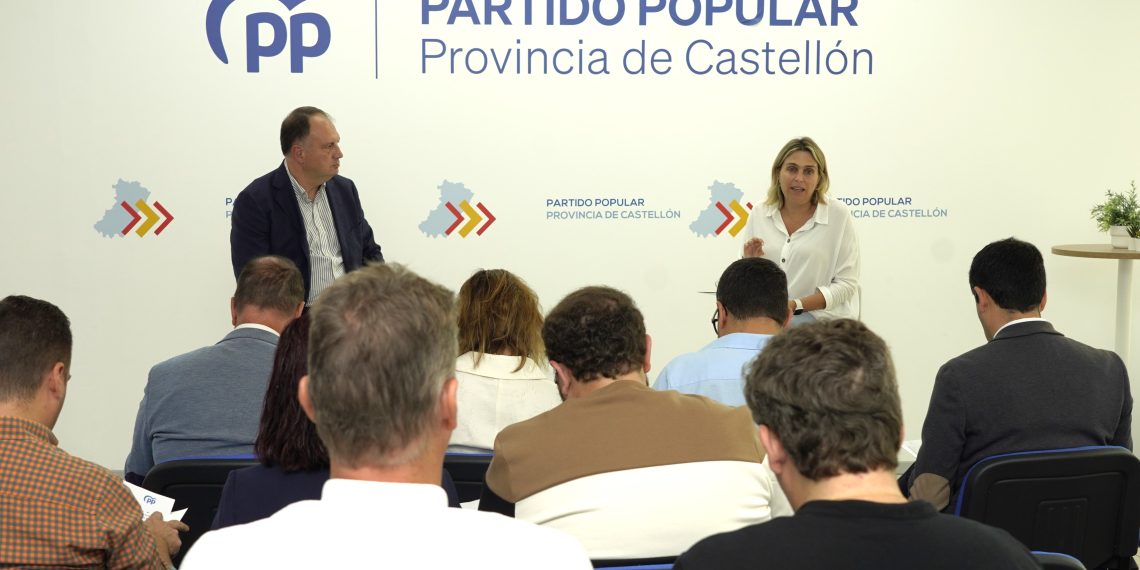 Marta Barrachina moviliza a alcaldes y portavoces para hacer frente común contra el ‘basurazo’ de Sánchez