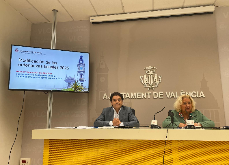 El Ayuntamiento confirma la bajada de impuestos aprobada para 2024 ante el «basurazo» de Sánchez