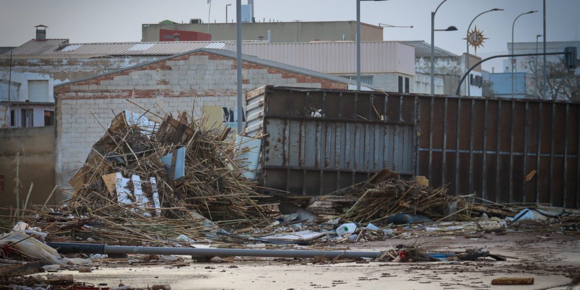 Torrent centraliza la atención a las familias de las víctimas mientras se implementan medidas de emergencia y apoyo tras la tragedia
