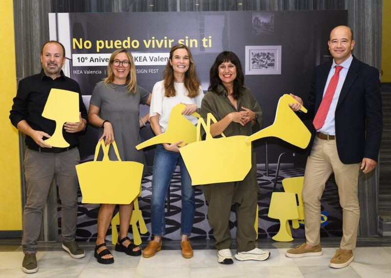 La exposición “No puedo vivir sin ti” reúne los objetos esenciales en el hogar de diez destacados diseñadores valencianos