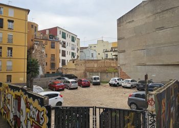 Amics del Carme reabre el debate sobre los solares en Ciutat Vella