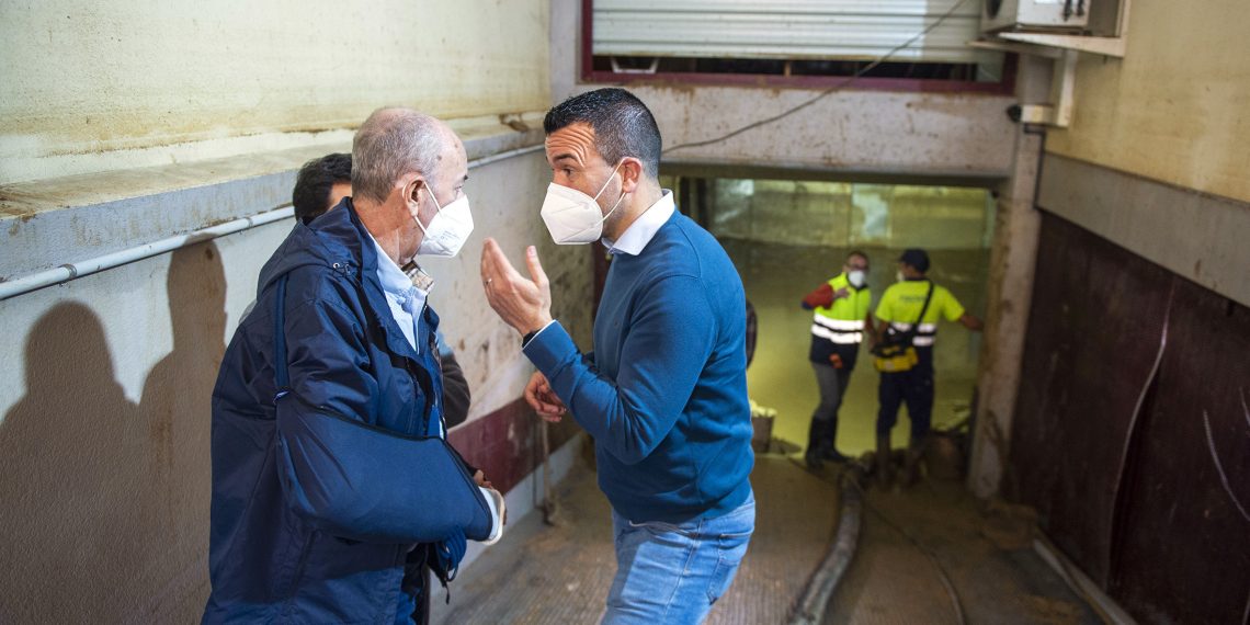 La Diputación trabaja ya en la extracción de lodos en cinco municipios con un dispositivo que supera los 100 operarios