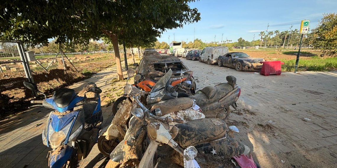 La Policía Local retira un total de 2.569 vehículos de las pedanías que fueron arrastrados por la riada