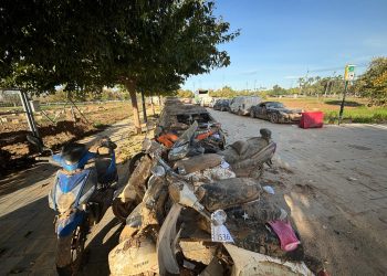 La Policía Local retira un total de 2.569 vehículos de las pedanías que fueron arrastrados por la riada