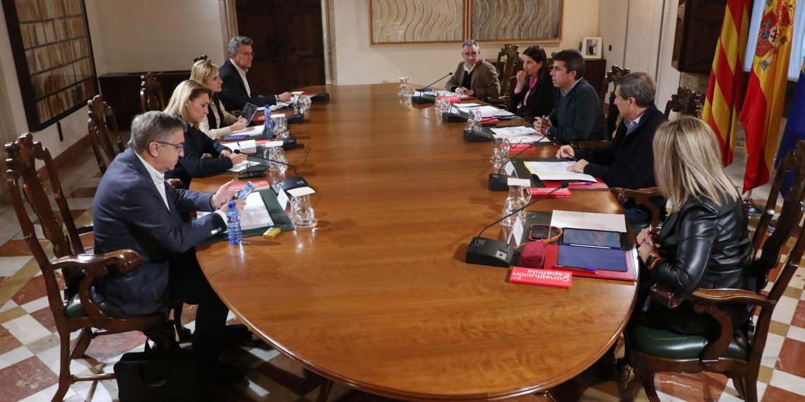 Carlos Mazón preside el Pleno extraordinario del Consell