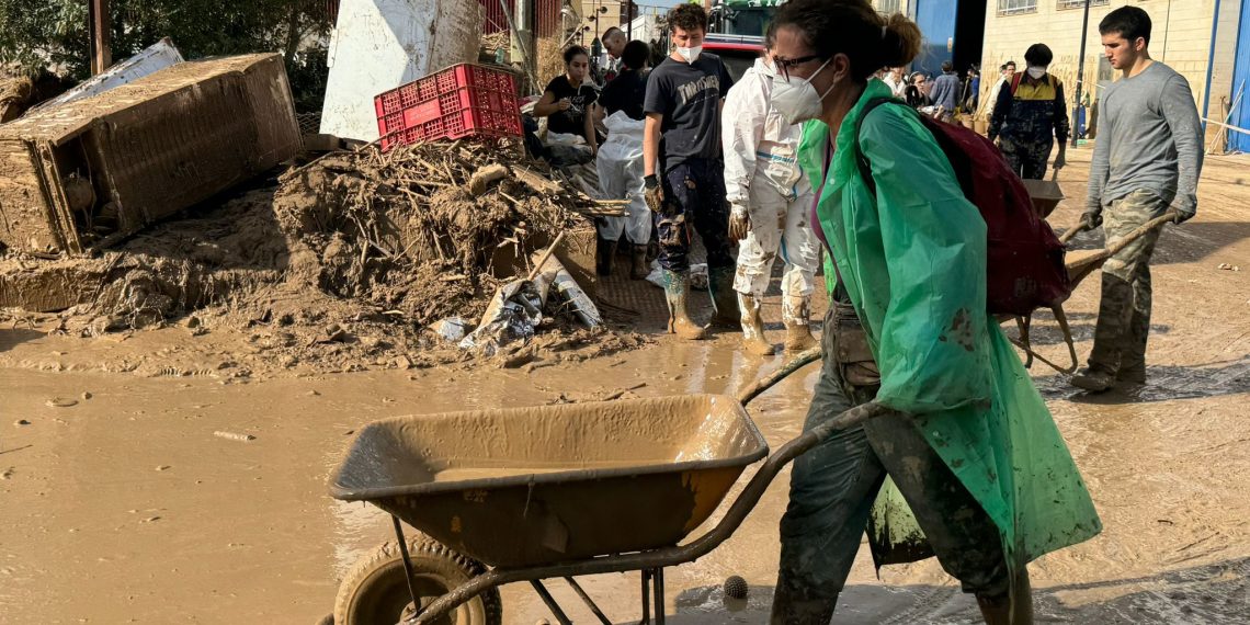 ASAJA Alicante se desplaza a la zona afectada por la DANA para ayudar a los vecinos de Algemesí