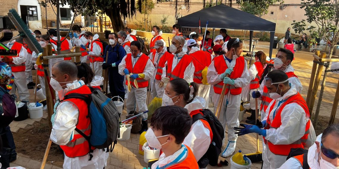 La Generalitat coordina el envío de los 2.800 voluntarios solicitados por los ayuntamientos para cubrir las necesidades de este fin de semana