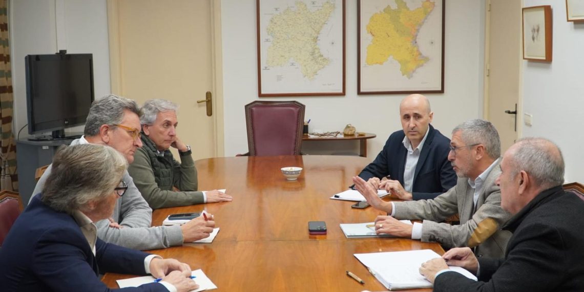 La Generalitat y el Gobierno acuerdan el depósito de los sedimentos en barrancos y la desembocadura del río Turia