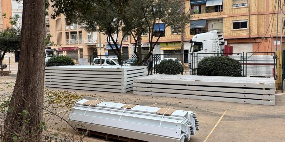 Educación inicia la instalación de aulas prefabricadas en el CEIP La Fila de Alfafar para acoger al alumnado del CEIP Orba