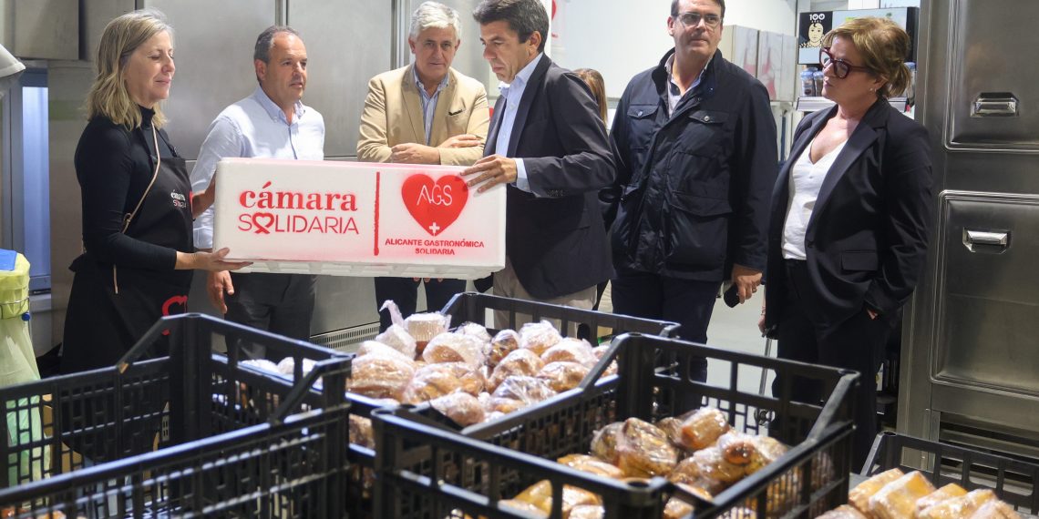 Carlos Mazón agradece “la labor esencial, el esfuerzo y el compromiso” del voluntariado para ayudar a las personas y municipios afectados por la riada