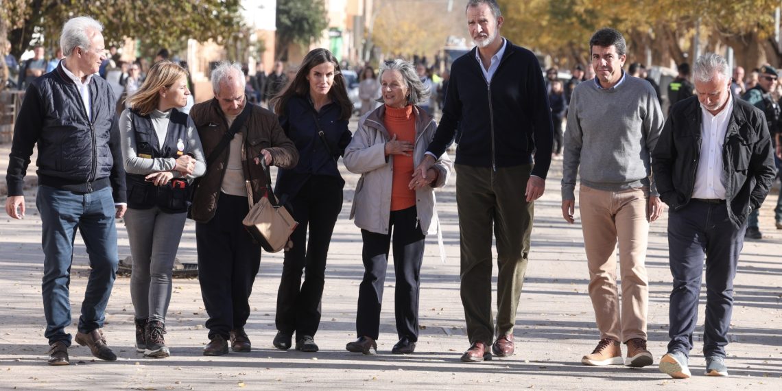Carlos Mazón acompaña a sus SSMM los Reyes en su visita a Chiva y Utiel