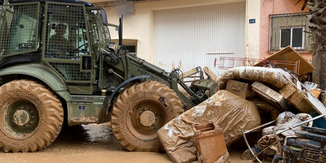 El Ejército de Tierra se moviliza, con capacidades y efectivos de toda España, para restaurar la normalidad en las localidades afectadas por la DANA