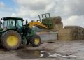 Agricultura gestiona el reparto de alimento y agua a consecuencia de la DANA