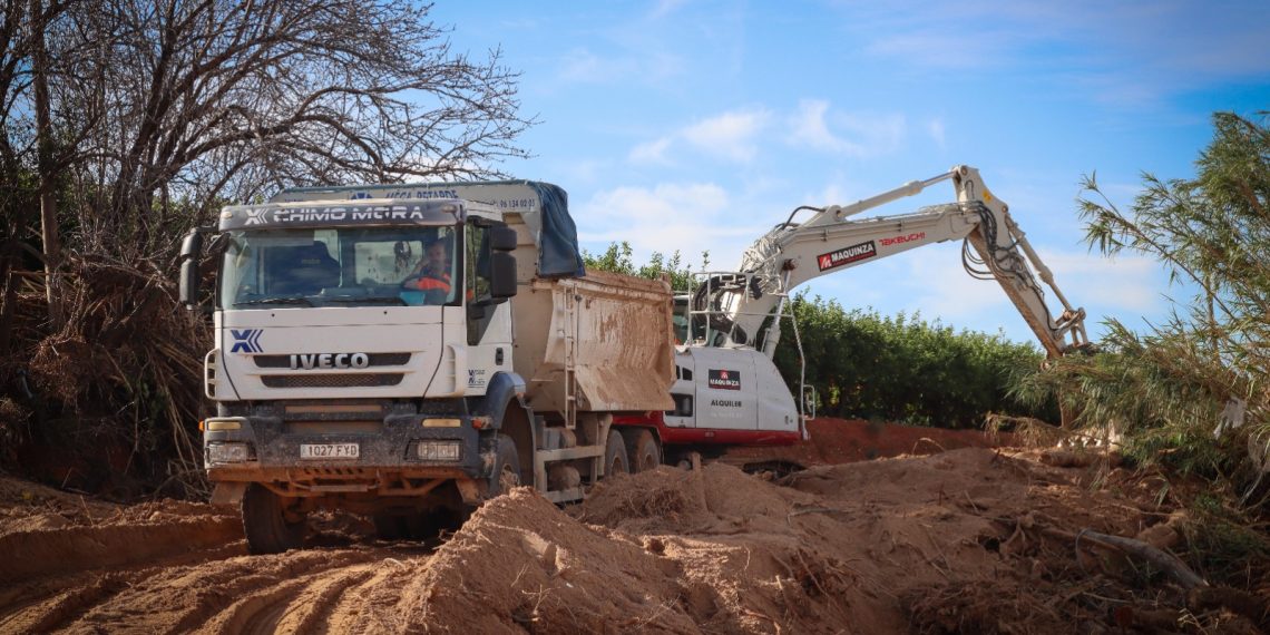 Torrent trabaja en la recuperación de caminos de su término municipal