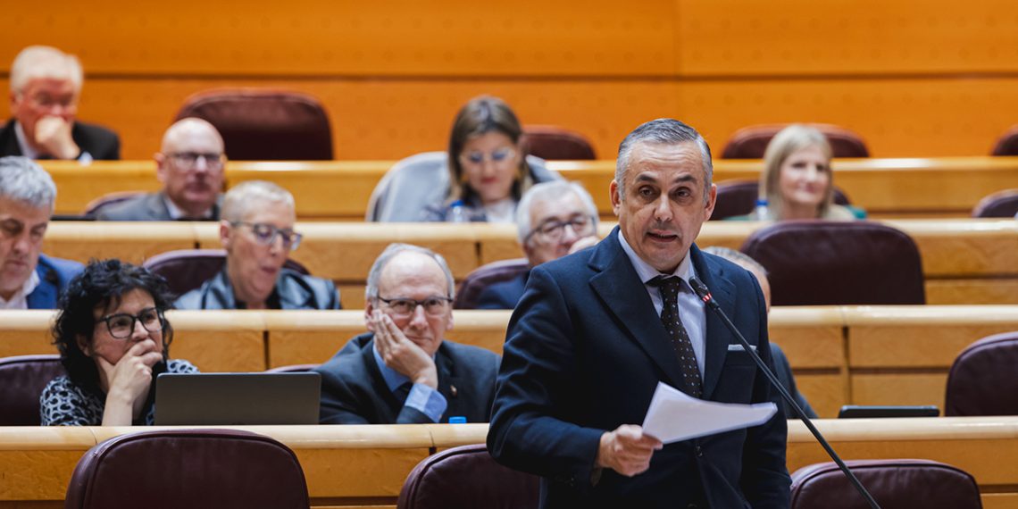 El senador de VOX, Ángel Pelayo ha denunciado que el Gobierno «ha abandonado al pueblo valenciano»