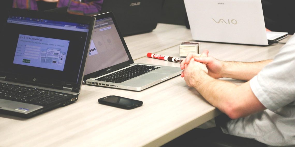 AVE, CEV, Cámaras y Fundación Conexus unen fuerzas y piden unidad tras la DANA en la Comunidad Valenciana