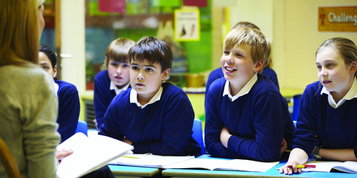 Educación refuerza la formación de los docentes para atender alumnado de todas las etapas educativas y con necesidades especiales afectado por la DANA