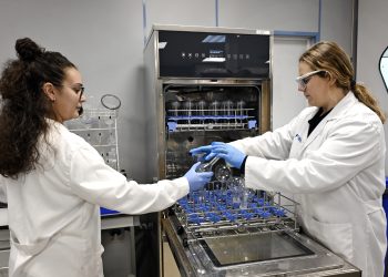 Cerca de 600 personas con discapacidad encuentran empleo en la Comunidad Valenciana a través de la Fundación ”la Caixa”