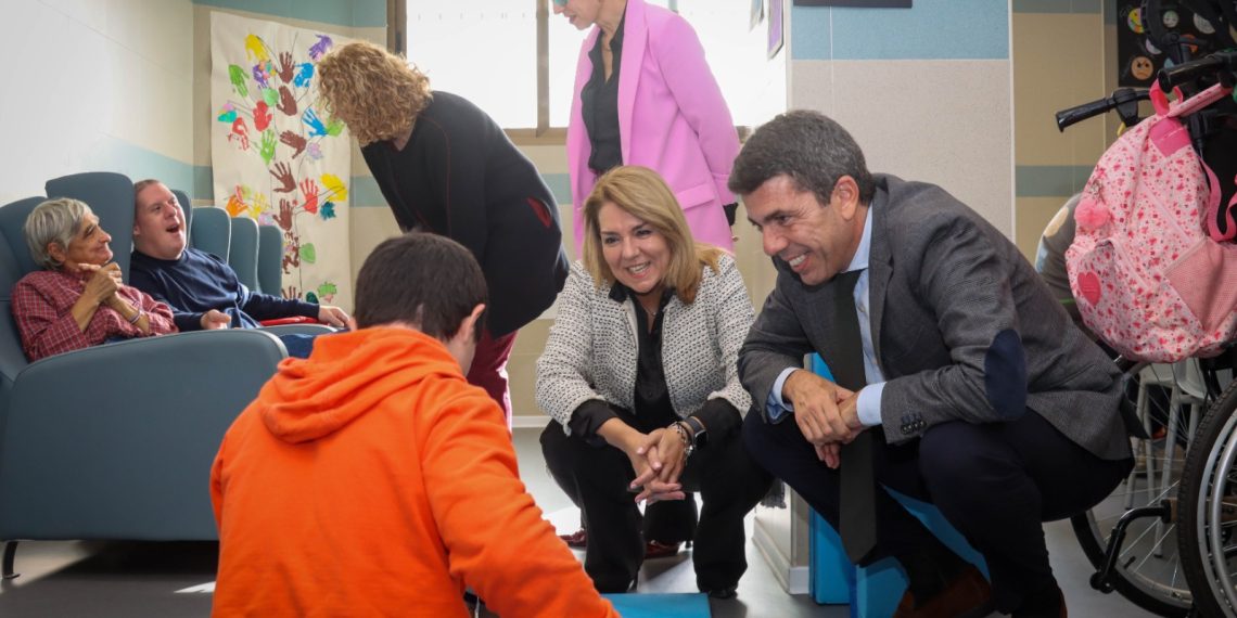 Mazón subraya “el esfuerzo, compromiso y dedicación” del Consell con las personas con discapacidad afectadas por las riadas