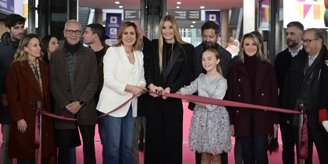 La alcaldesa de València inaugura Expojove