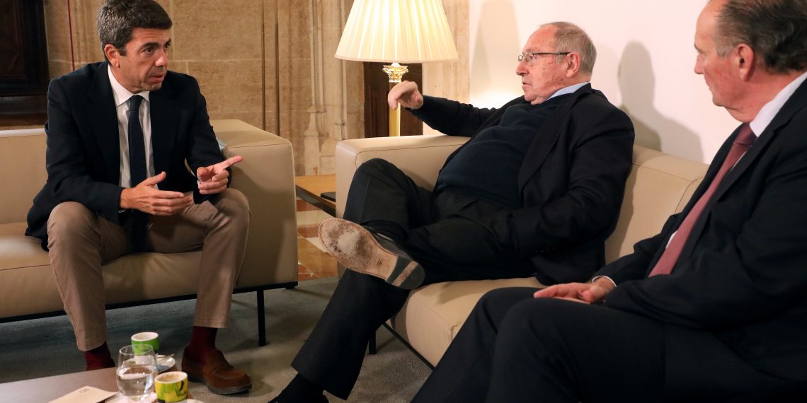 Carlos Mazón mantiene un encuentro con el presidente de la Cámara de Comercio de España