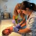 Sanidad inmuniza a más de 23.000 menores contra el virus respiratorio sincitial para prevenir los casos de bronquiolitis