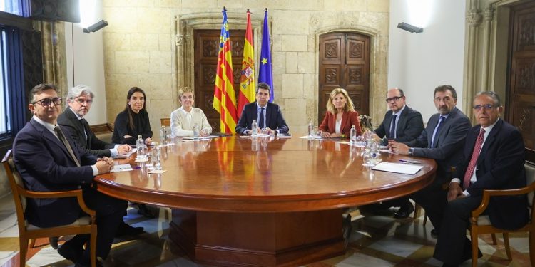 Carlos Mazón: “Vamos a poner en marcha una nueva línea de ayudas directas para indemnizar a los afectados por la pérdida de vehículos por las riadas”