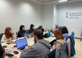 Educación propone que la formación para personas adultas se estructure en un nivel inicial equivalente a la Educación Primaria y otro secundario equivalente a la ESO