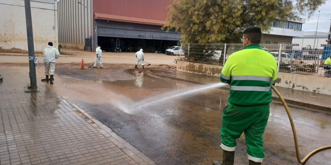 La limpieza de áreas industriales afectadas avanza con una ejecución de más del 80 %