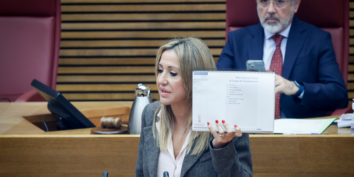 Verónica Marcos defiende en Les Corts que lo primero para la Generalitat es ayudar a los municipios afectados por la DANA