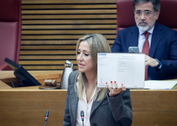 Verónica Marcos defiende en Les Corts que lo primero para la Generalitat es ayudar a los municipios afectados por la DANA