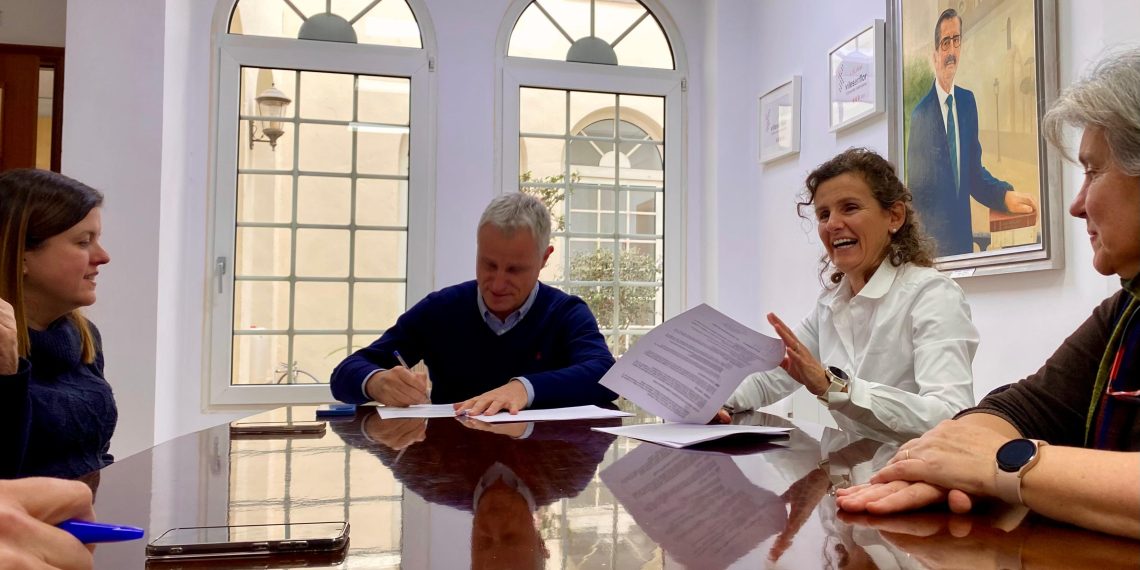 L’Eliana firma un convenio para impulsar el Proyecto Hábitat