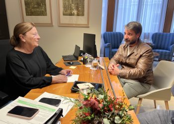 La delegada del Consell en Alicante se reúne con el alcalde de Daya Nueva