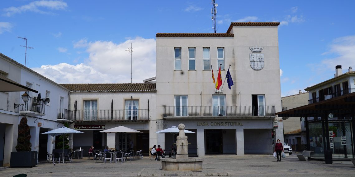 El programa Empuju 2024 incorpora a tres jóvenes en el Ayuntamiento de San Antonio de Benagéber
