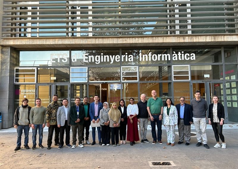 Profesionales de la India, Nepal e Indonesia se reúnen en VRAIN de la UPV en el marco del proyecto de ciberseguridad EUCS4ALL